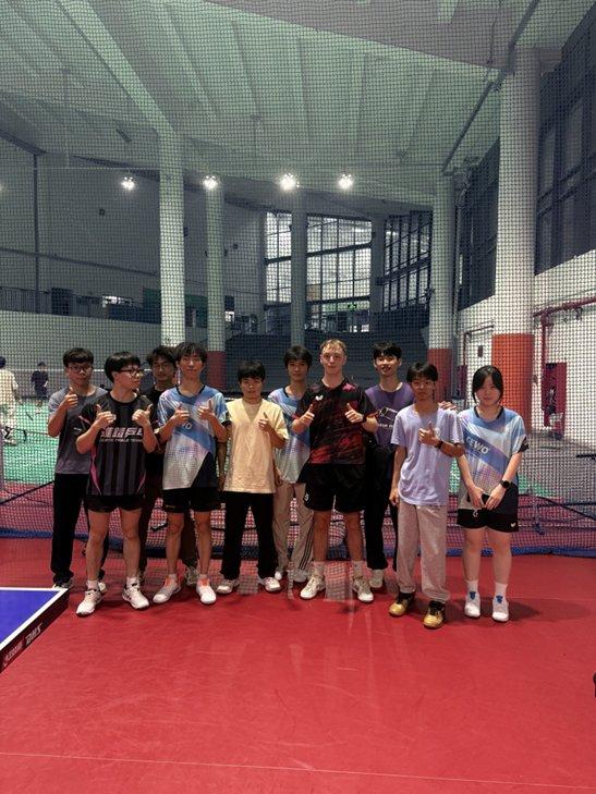 Table tennis session with Chinese students